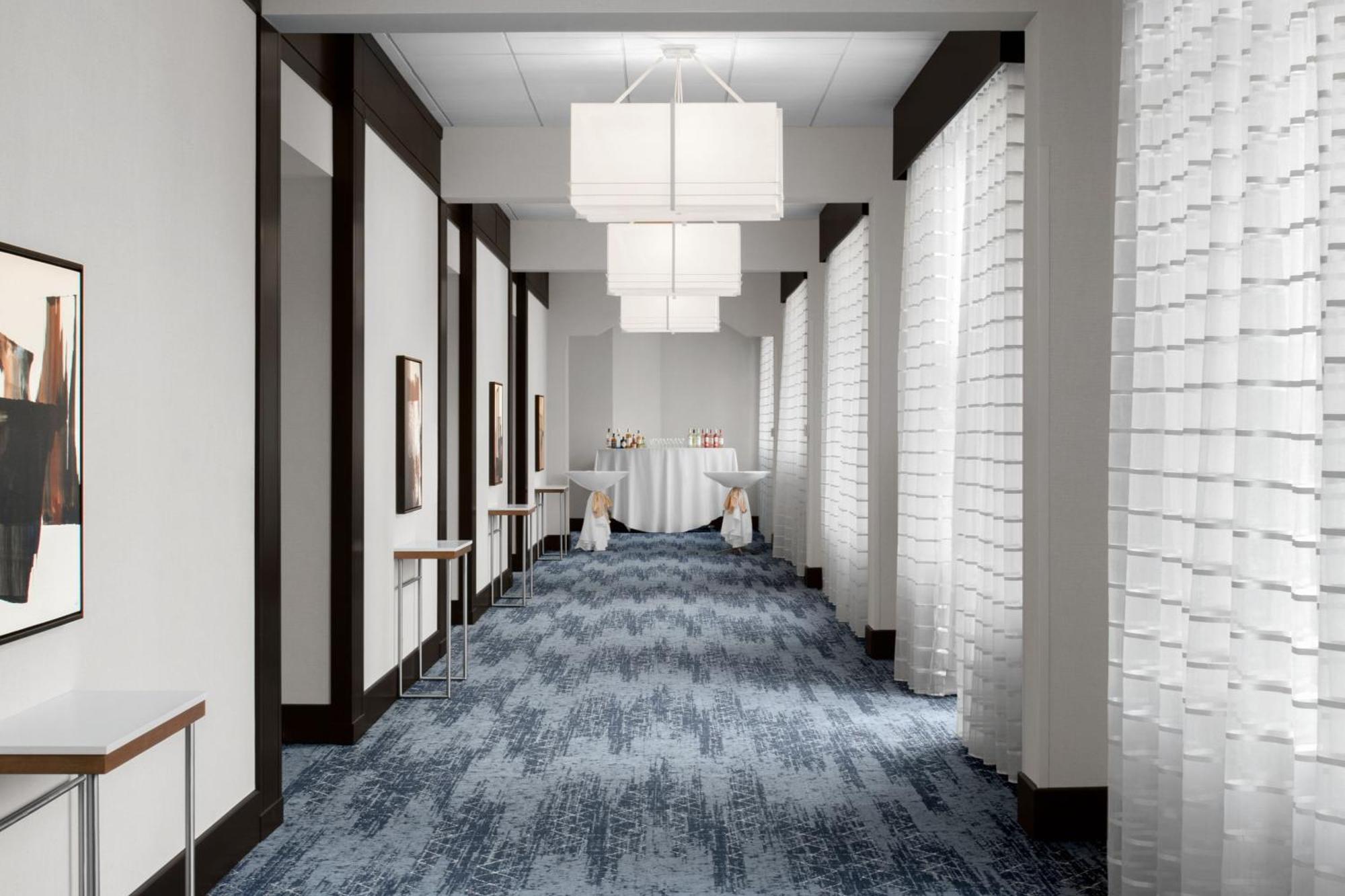 Courtyard By Marriott Center